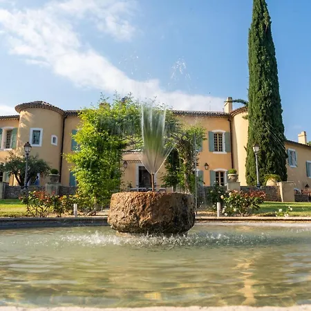 Chateau Les Crostes Lodge