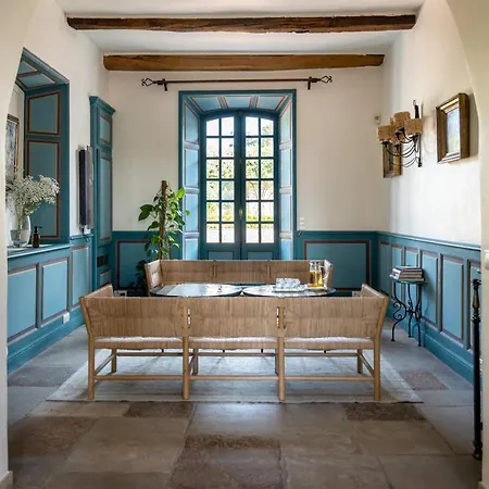 Chateau Les Crostes Lodge